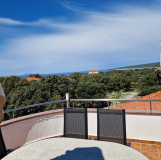 Kod  134/23°° Ostrov Pag, Novalja,App.81m2, výhled na moře, 30m od pláže