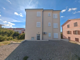 Kod 6318°° Novi Vinodolski, apartmán 3+kk, 65 m2 s výhledem na moře, 200m od pláže