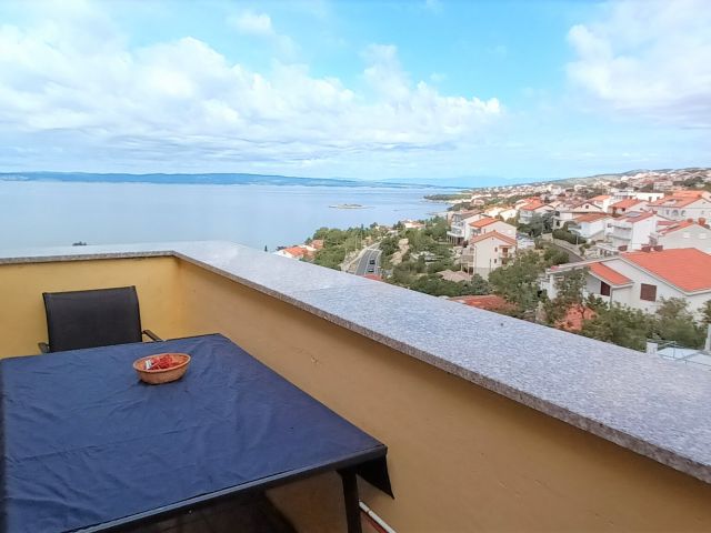 Kod 36°° N.Vinodolski, App.87m2,výhled,250m moře