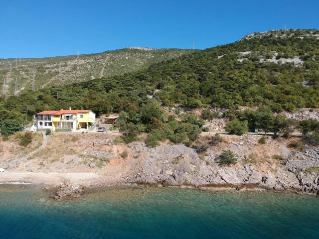 Kod 32°° Senj-Sv.Juraj, Dům 230m2,přímý vstup do moře, lux