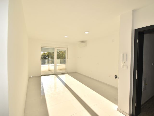 Kod 84°° Crikvenica, App.58m2, 2 pokoje, výhled s krytou terasou,150m moře