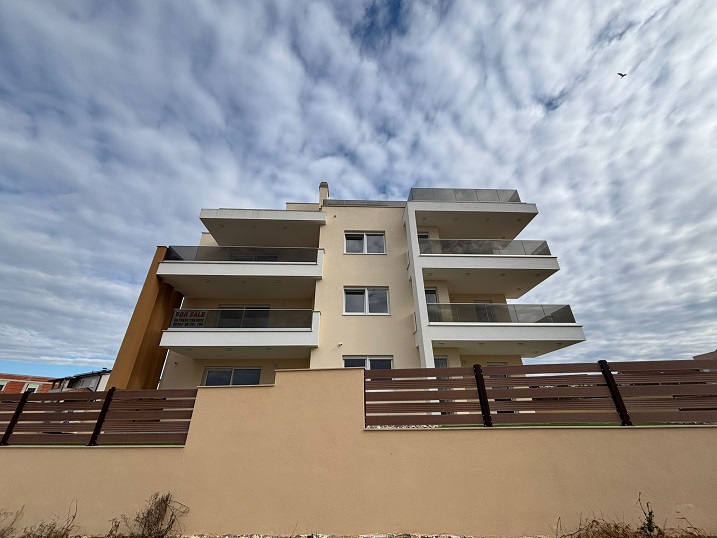 Kod  09/25°° Ostrov Pag, Povljana, App.70 m2, novostavba, výhled na moře, 300m od moře
