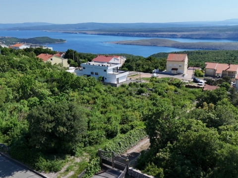 Kod 6732° Šmrika, stavební pozemek 290m2, 200m od moře, 200m od centra