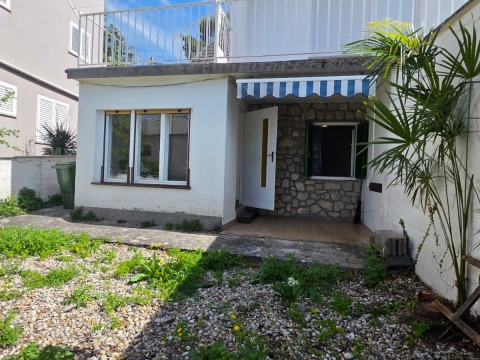 Kod  7732°° Crikvenica, app. 41,25m2 3+1 se zahradou a výhledem na moře