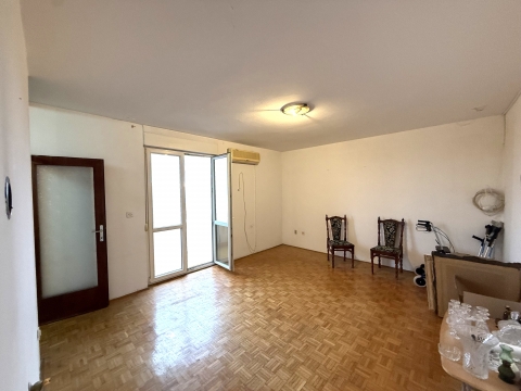 Kod S4265°° Pula-Vidikovac, app. 2+1 58m2, lodžie, sklep, k rekonstrukci